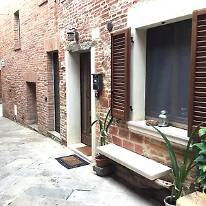 valiano-montepulciano-valiano.it-tuscanyhotel.com/